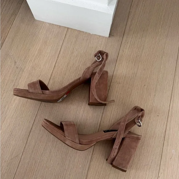 Steve Madden Vice Suede Heel - Picture 4 of 7